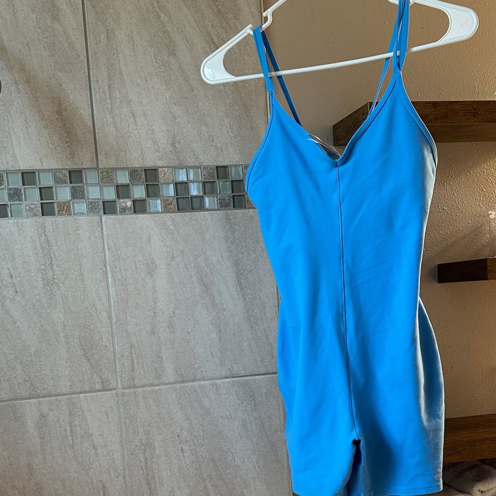 Alo yoga Sun Out onesie